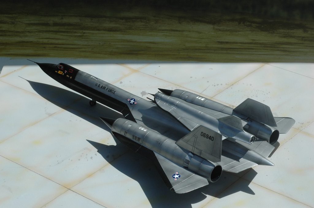 6/27…ロッキード・マーティンSR-71 ブラックバード Lockheed SR-71 Blackbird - Wikipedia