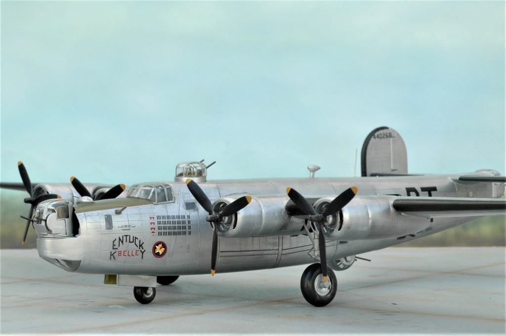 1/72 コンソリデーデッド B-24J リベレーター爆撃機 1944年 AIRFIX製